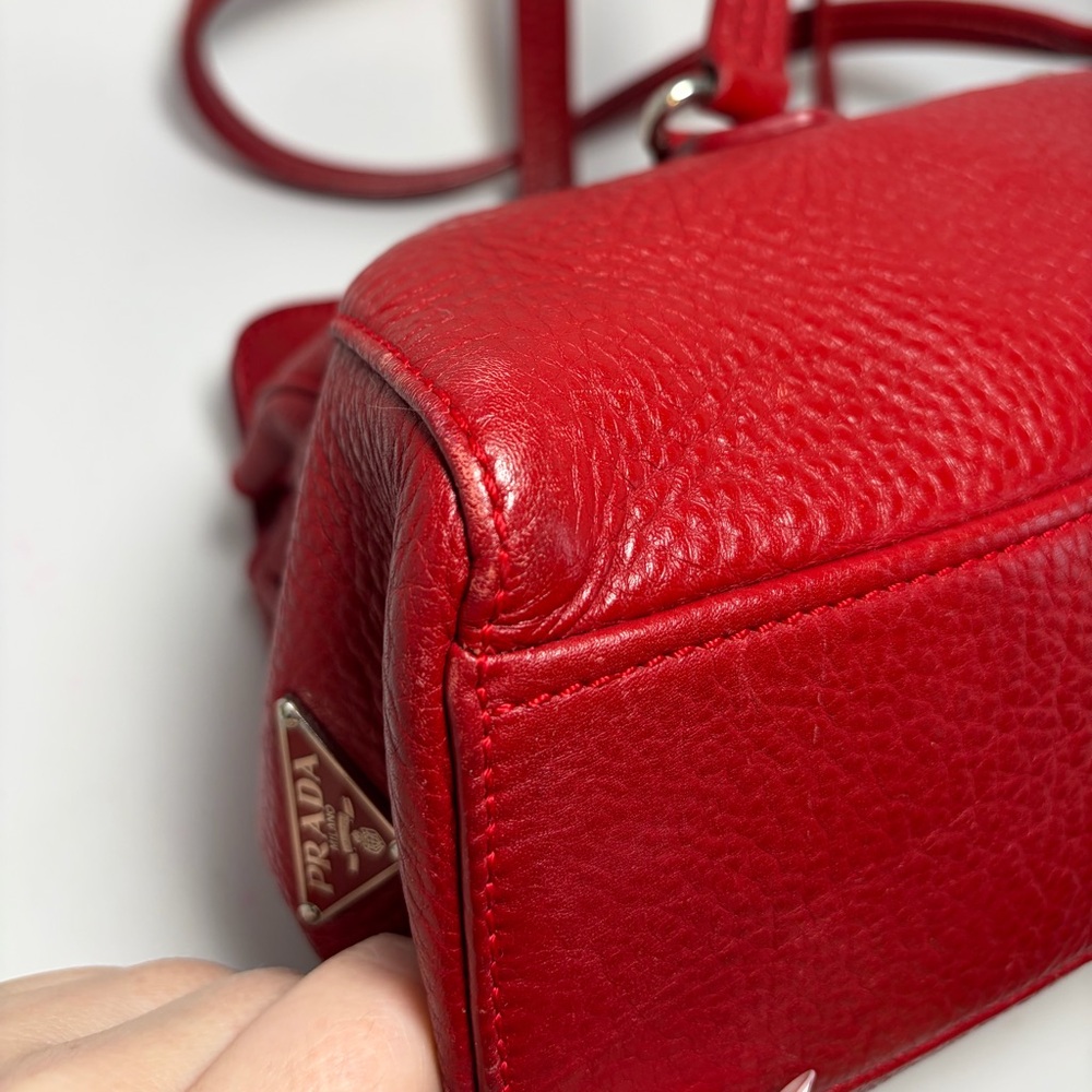Prada Vitello Easy Red Leather East West Shoulder Bag - Picture 16 of 16